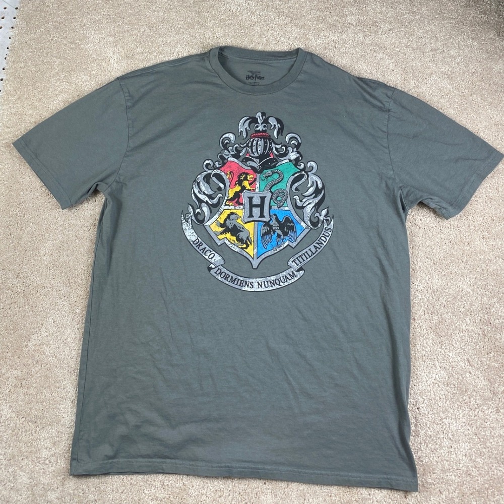 Harry Potter Hogwarts Crest Graphic T-Shirt Mens‎ 2XL Gray Universal Studios